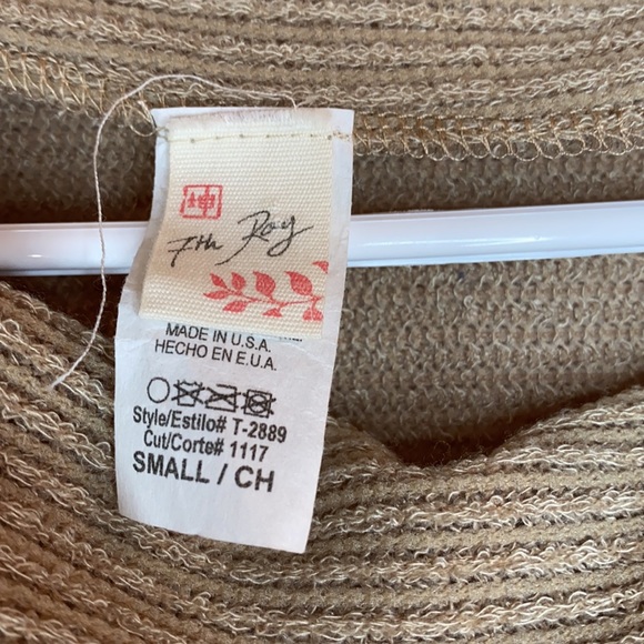 Sweater - Picture 4 of 5